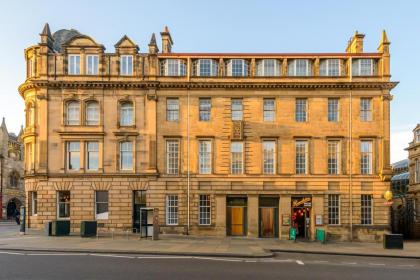 Museum Apartments - image 5