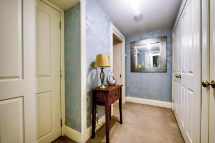 GuestReady - Beautiful New Town Studio with Patio - image 14