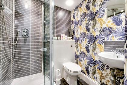 GuestReady - Beautiful New Town Studio with Patio - image 16