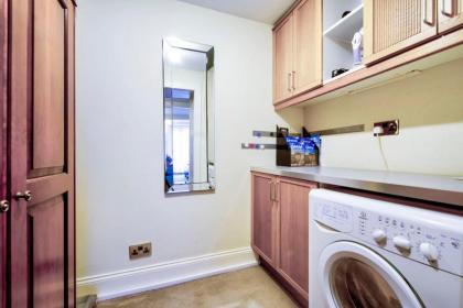 GuestReady - Beautiful New Town Studio with Patio - image 18
