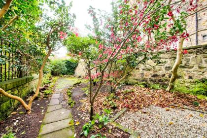 GuestReady - Beautiful New Town Studio with Patio - image 19