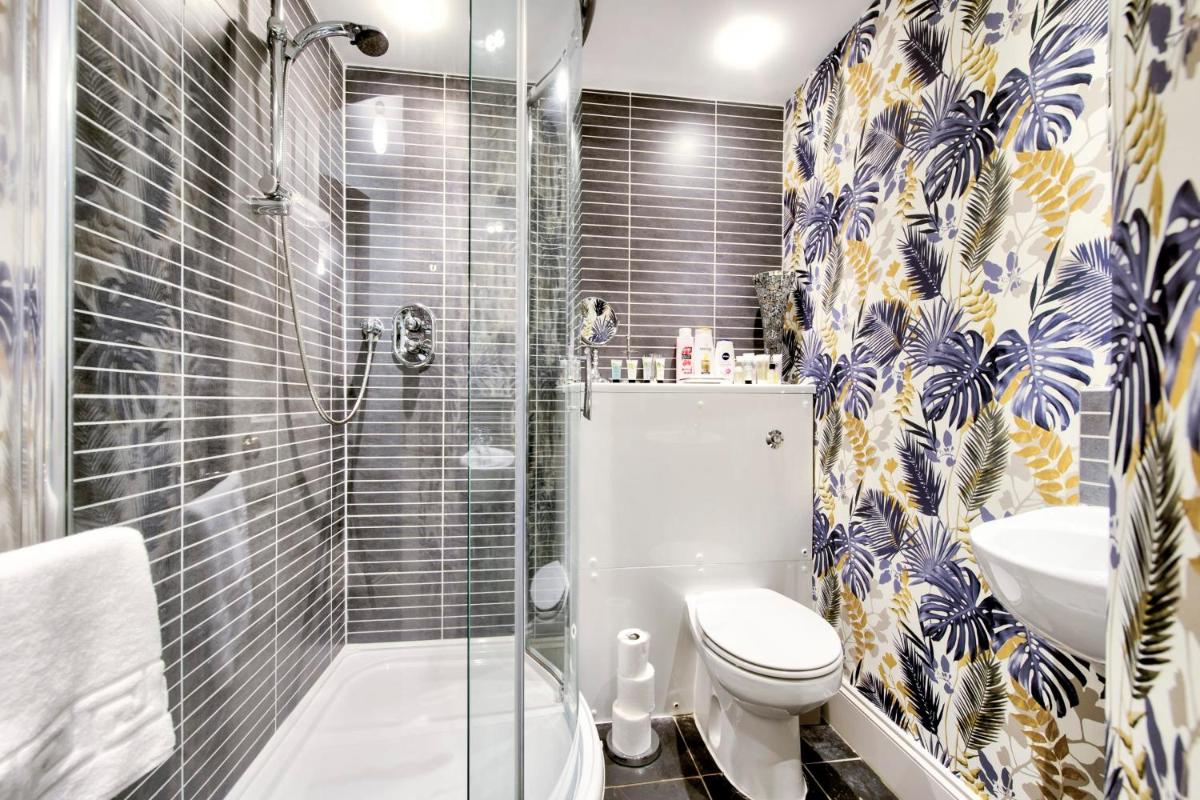 GuestReady - Beautiful New Town Studio with Patio - image 3