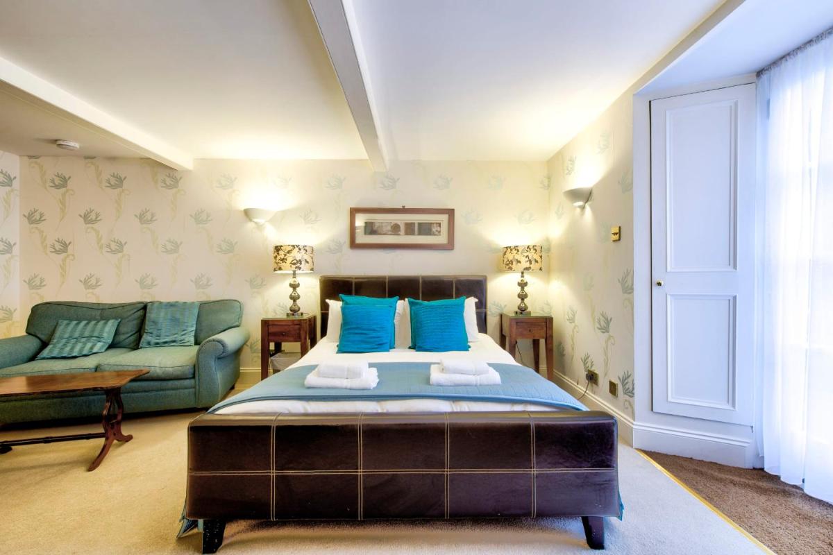 GuestReady - Beautiful New Town Studio with Patio - image 7