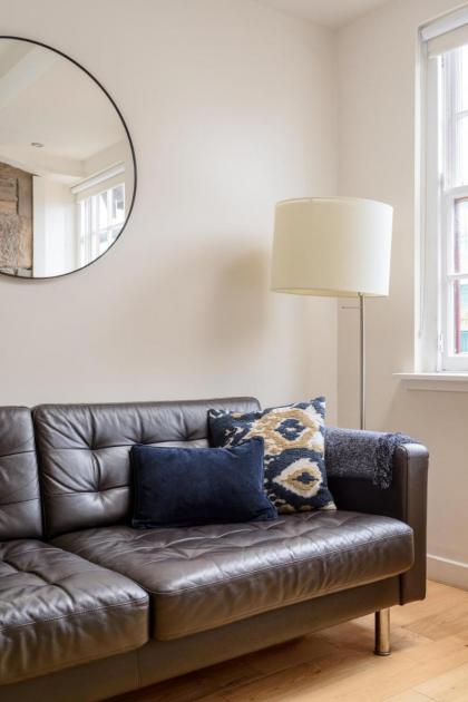The Lady Stair's Apartment - Royal Mile - image 13
