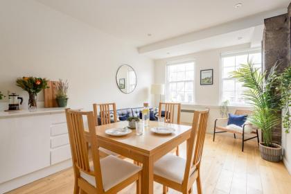 The Lady Stair's Apartment - Royal Mile - image 3