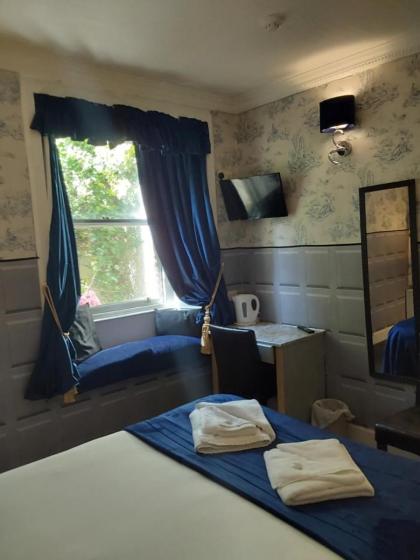 East Claremont Guest House - image 11
