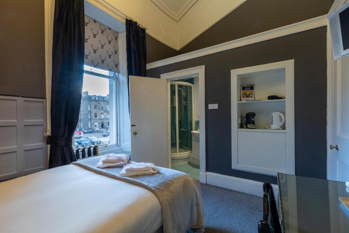 East Claremont Guest House - image 6