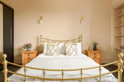 Spacious 2BR Leith Apartment - image 10