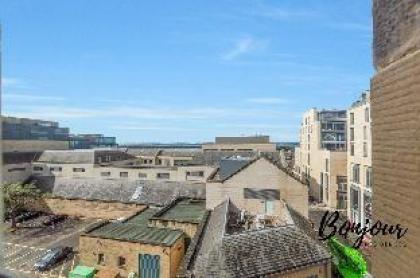 New Town 3BR-1BA St. James Centre - Free Parking - image 18