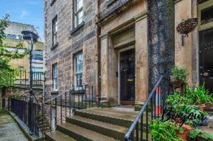 New Town 3BR-1BA St. James Centre - Free Parking - image 19