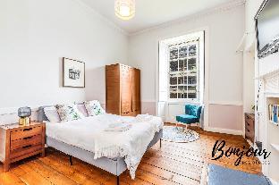 New Town 3BR-1BA St. James Centre - Free Parking - image 2