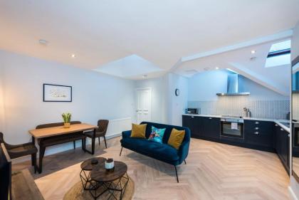 Quiet central 2 bedroom Royal Mile gem - image 11