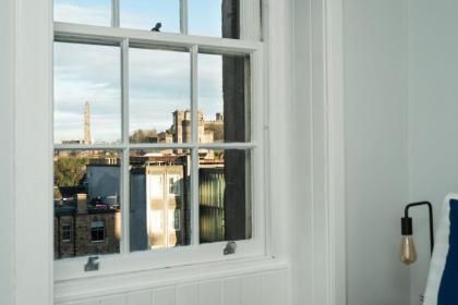 Quiet central 2 bedroom Royal Mile gem - image 15