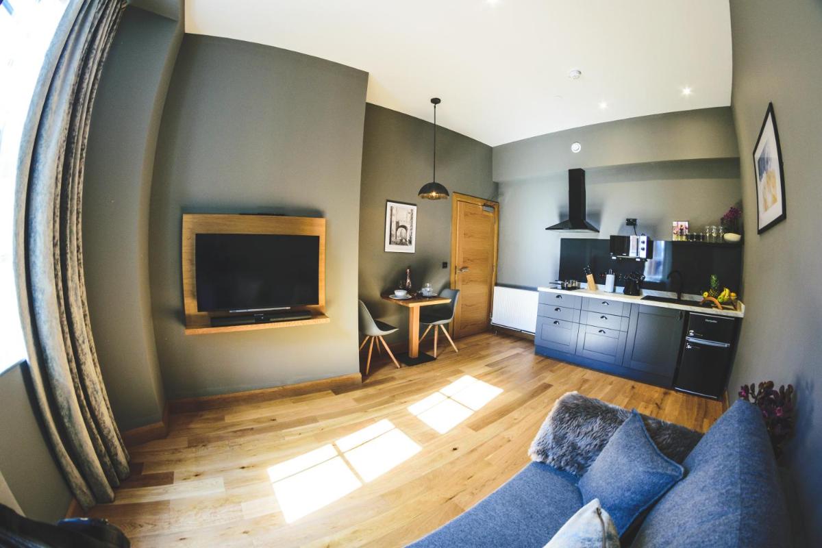 MONO Suites Old Town - image 4