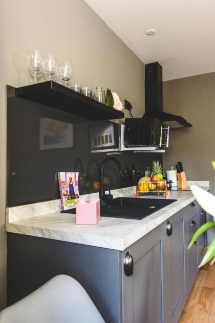 MONO Suites Old Town - image 5