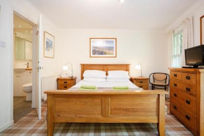 Edinburgh Mews Apartment - image 5