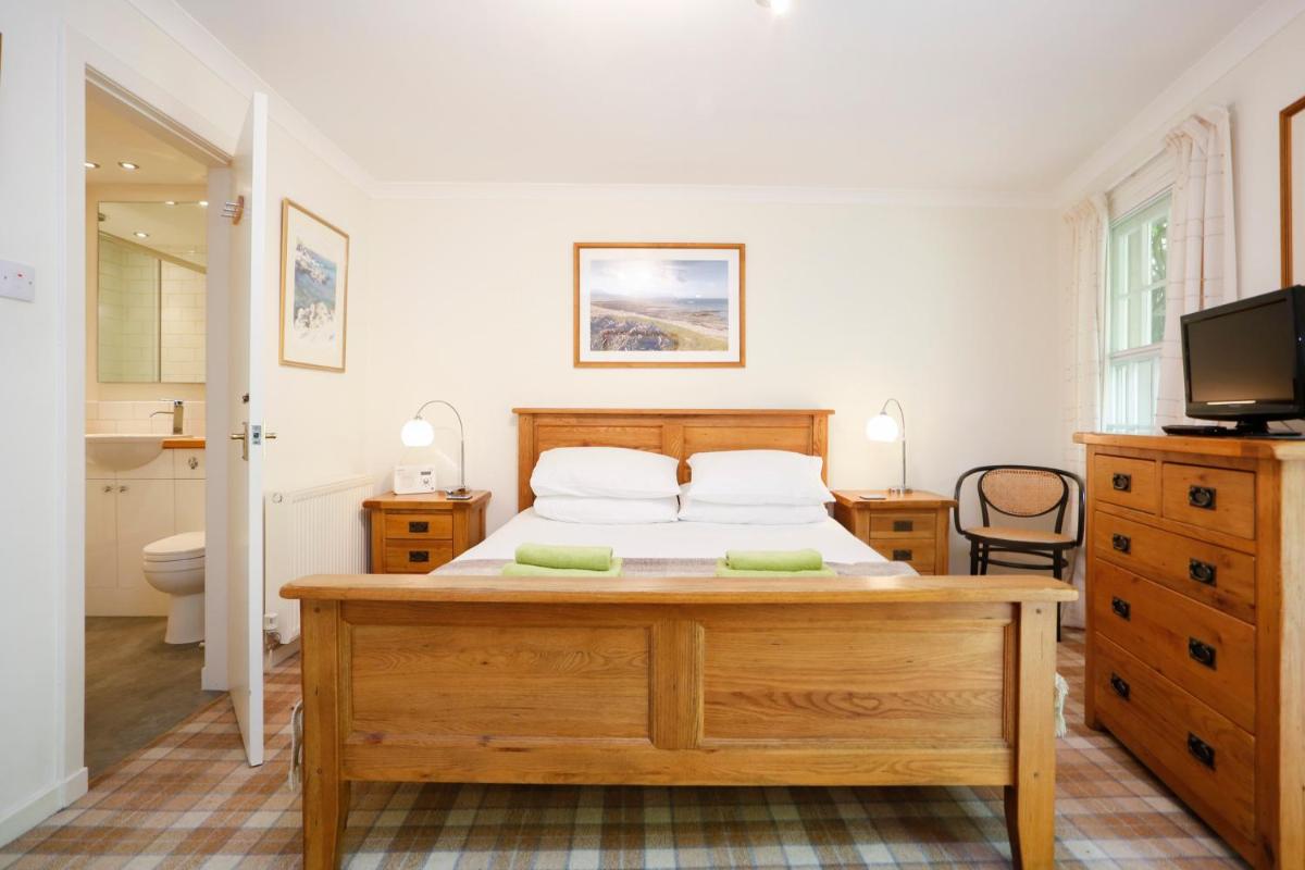 Edinburgh Mews Apartment - image 5