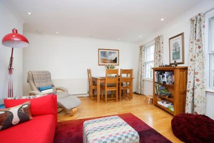 Edinburgh Mews Apartment - image 6