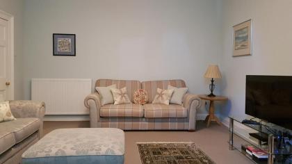 Gorgeous Central Edinburgh 3-Bedroom Apartment - image 19