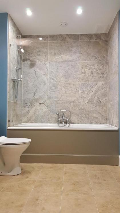 Gorgeous Central Edinburgh 3-Bedroom Apartment - image 25