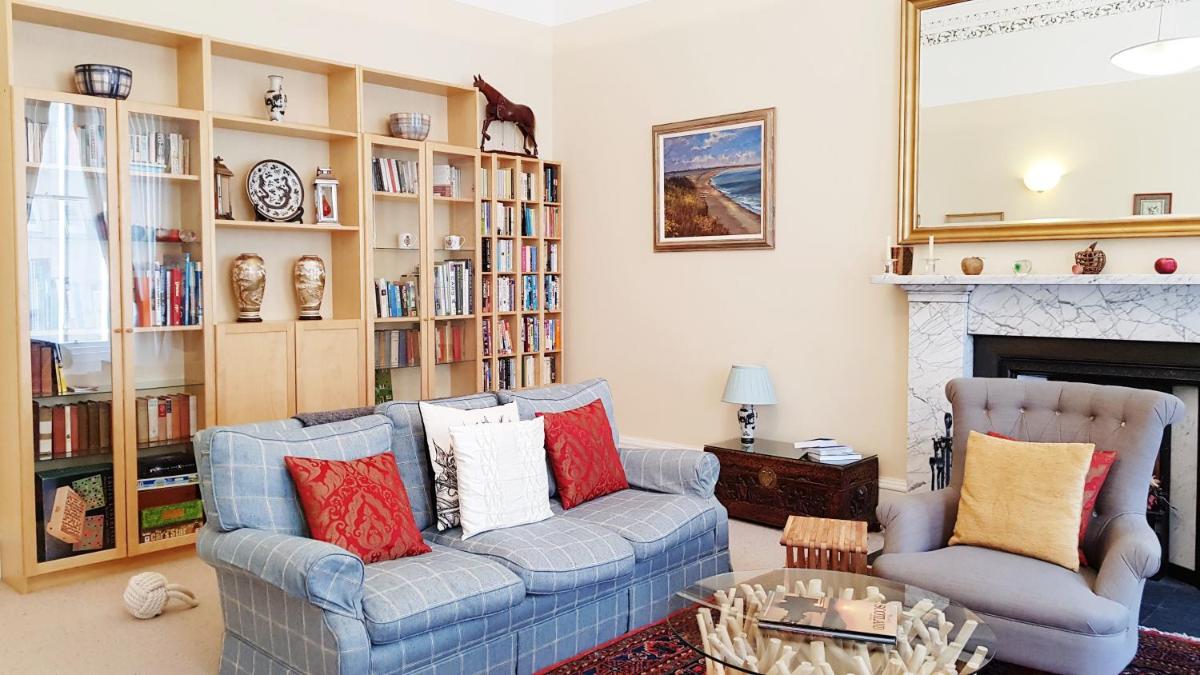 Stylish Central Edinburgh Apartment - main image