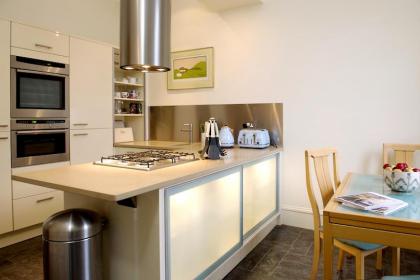 Stylish Central Edinburgh Apartment - image 13