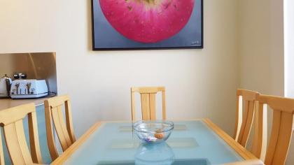 Stylish Central Edinburgh Apartment - image 17