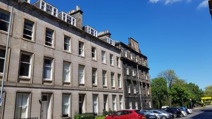 Stylish Central Edinburgh Apartment - image 22
