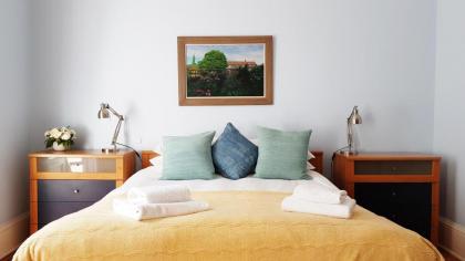 Stylish Central Edinburgh Apartment - image 9