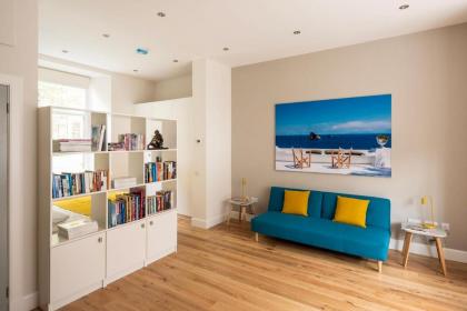 Artist's Studio in Stockbridge - image 12