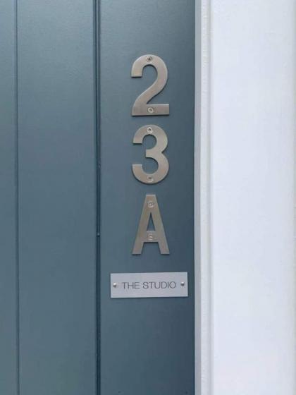 Artist's Studio in Stockbridge - image 21
