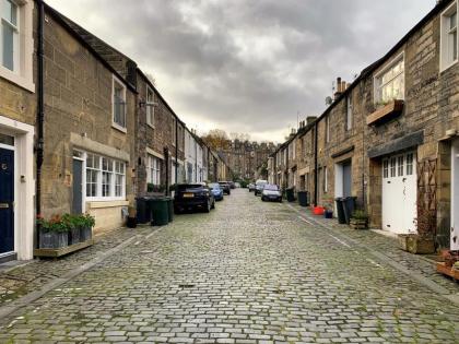 Artist's Studio in Stockbridge - image 22