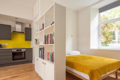 Artist's Studio in Stockbridge - image 4
