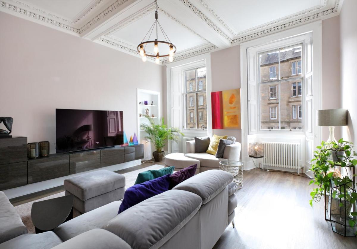 The East London Street Residence - main image