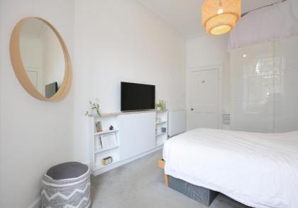 The East London Street Residence - image 11