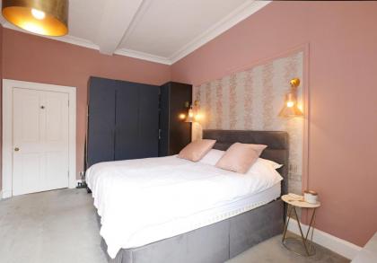 The East London Street Residence - image 14