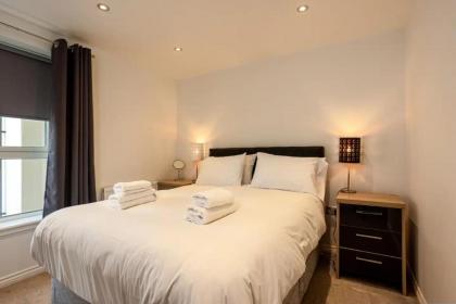 Comfy 2 Bedroom Apartment near Edinburgh City Centre - image 4