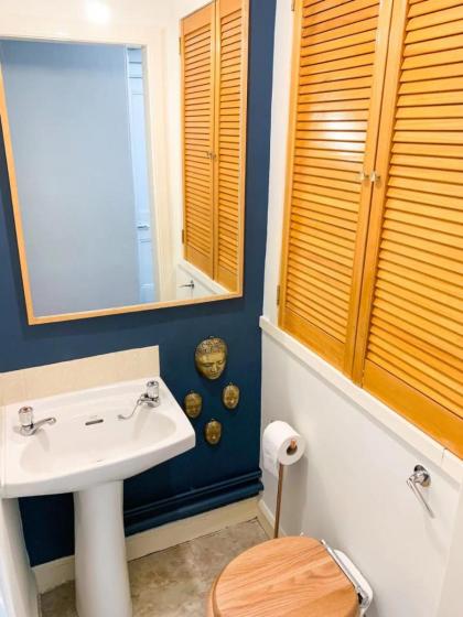 Homely 2 Bedroom Apartment in the Heart of Edinburgh - image 16