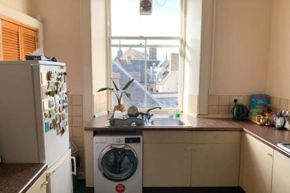 Homely 2 Bedroom Apartment in the Heart of Edinburgh - image 3