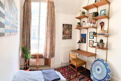 Homely 2 Bedroom Apartment in the Heart of Edinburgh - image 4