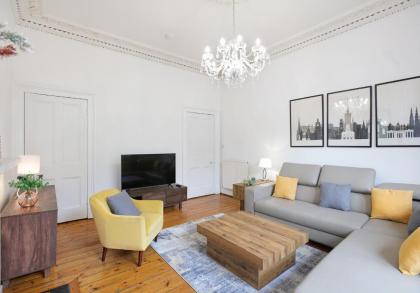 The Forrest Road Residence - image 3
