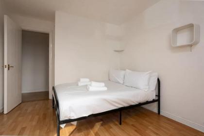 Stylish 2 Bedroom Apartment near the City Centre - image 3