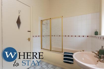 2 Bedroom Victorian Apartment in Leith - image 3