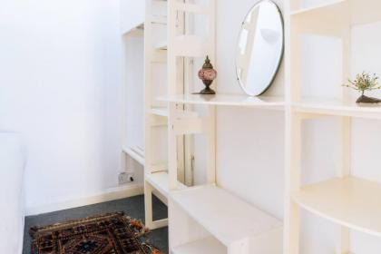 Charming 3 Bedroom Apartment in the Heart of Vibrant Old Town - image 25