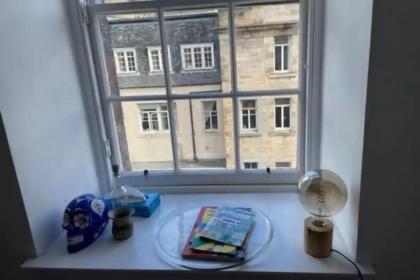 Charming 3 Bedroom Apartment in the Heart of Vibrant Old Town - image 30