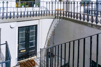 Homely 3 Bedroom in the Heart of Central Edinburgh - image 13