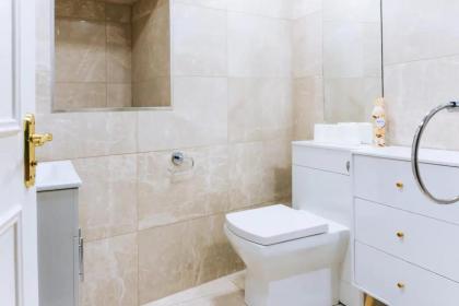 Homely 3 Bedroom in the Heart of Central Edinburgh - image 15