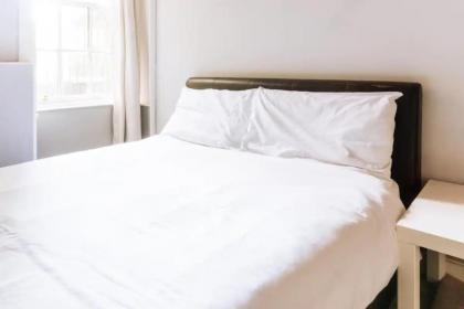 Homely 3 Bedroom in the Heart of Central Edinburgh - image 2