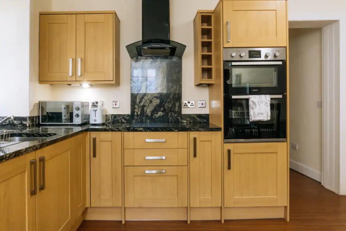 Homely 3 Bedroom in the Heart of Central Edinburgh - image 3