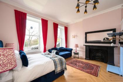 Charming Large Family Suite with Kitchenette